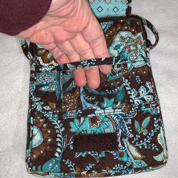 *READ DESCRIPTION* Vera Bradley Java Blue Paisley Small Quilted Crossbody Bag - Picture 3 of 6